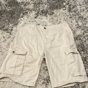 Men’s Levi’s Cream/Off White Cargo Shorts